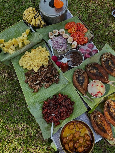 Filipino Food Aethstetic, Filipino Breakfast Buffet, Filipino Breakfast, Beachy Outfits, Catering Ideas Food, Beach Meals, Grocery Foods, Island Food, Pinoy Food