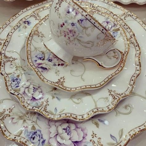 Fine China Aesthetic, Dream House Closet, Cute Cutlery, Blue Tea Cups, Fancy Tea Party, Tea Garden Party, China Aesthetic, Fancy Tea, House Closet