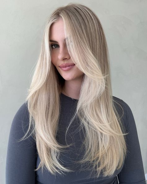 POV you chose to go baby blonde for summer and we are obsessed Blended lowlights 8N 8GI | gloss 10G 10AA (splash) @redkenpro #babyblonde #blondeinspo #haireducation #blowout Bright Summer Blonde Hair, Highlights On Blond Hair, Cool Blonde With Lowlights, Layered Hair Blonde, Blond Hair With Highlights, Sandy Highlights, Dark Blonde Hair With Highlights, Ideas For Blonde Hair, Strawberry Highlights