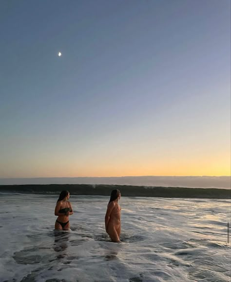 Ocean, sunset, san diego, california, beach, swim San Diego Beach Pictures, San Diego Ocean Beach, California Beach Pictures, San Diego Summer Aesthetic, San Diego Lifestyle, San Diego Picture Ideas, San Diego Instagram Pictures, San Diego California Aesthetic, San Diego Aesthetic Outfits