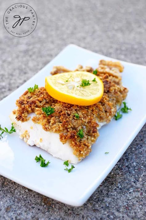 Breaded Cod, Walnut Crust, Baked Cod Recipes, Cod Fish Recipes, Fish Recipes Baked, Delicious Clean Eating, Filling Dinner, Cod Recipes, Cod Fish