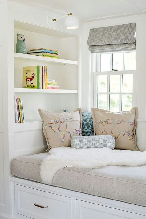 Windowsill Decor Bedroom, Windowsill Decor, Simple Decor Ideas, Window Seat Ideas, Built In Daybed, Twin Cities Minnesota, Window Sill Decor, Window Seat Design, Window Seats