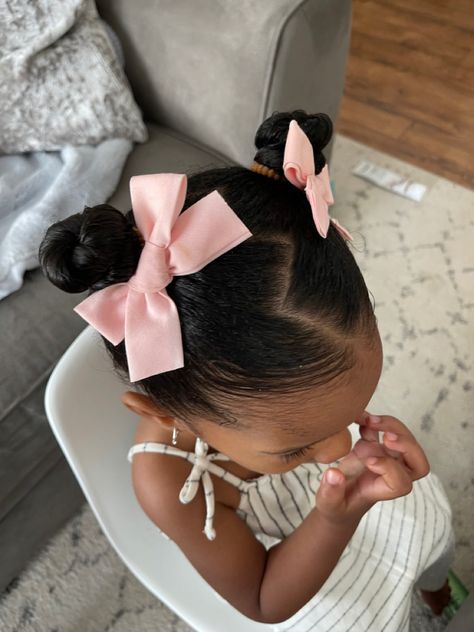 Toddler Bow Hairstyle, Bow Hairstyle For Kids, Cute Hairstyles For Babies, Cute Hairstyles For Toddlers, Hairstyles For Toddler Girls Easy, Hair Styles For Toddlers, Babygirl Hairstyle, Hairstyle Buns, First Day Of School Hairstyles