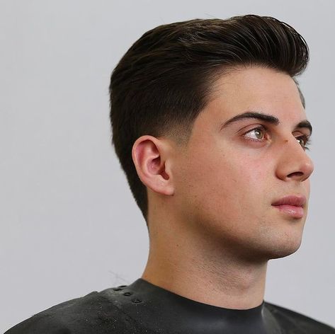 Scissor Taper Haircut, Haircuts For Growing Out Hair Men, Classic Taper Haircut Men, Sideburn Fade, Classic Haircut Men, Taper Haircut Men, Taper Haircut, Wavy Haircut, Side Part Haircut