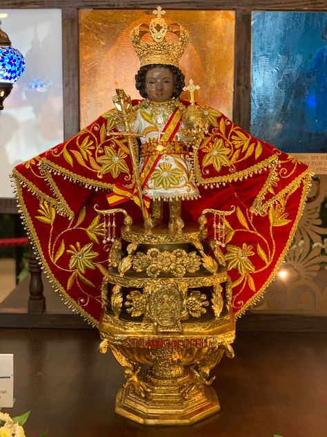 2020.01 STO. NIÑO EXHIBIT  The Gallery, Ayala Center Cebu  ⛓ https://www.facebook.com/1529285843/posts/10214982798913311/?d=n  ⛓ https://www.facebook.com/1529285843/posts/10214982846914511/?d=n Sinulog Festival Costume Sketch, Ayala Center Cebu, Sto Nino, Sinulog Festival, Infant Jesus, Festival Costume, Festival Costumes, Sacred Art, Cebu