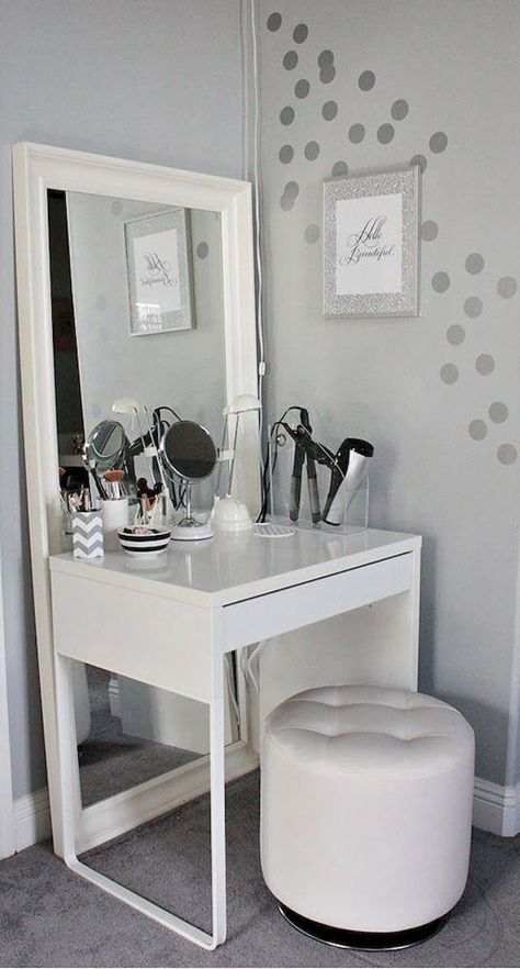 Diy Makeup Vanity Table, Makeup Vanity Ideas Bedrooms, White Vanity Table, Makeup Vanities, Diy Makeup Vanity, Diy Makeup Storage, Storage Desk, Makeup Organization Diy, Makeup Room Decor