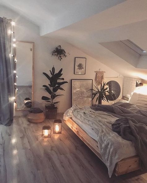 11:11 on Twitter: "Need… " Attic Apartments, Nice Bedrooms, Idea Bilik Tidur, Spare Bedrooms, Reka Bentuk Bilik Tidur, Teenage Room Decor, Hiasan Bilik Tidur, Teenage Room, Teenage Bedroom