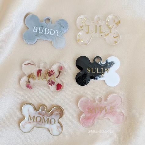 Dog Tags Diy, Pet Name Tag, Flowers Glitter, Floral Diy, Astuces Diy, Personalized Dog Tags, Custom Dog Tags, Handmade Pet, Diy Resin Art