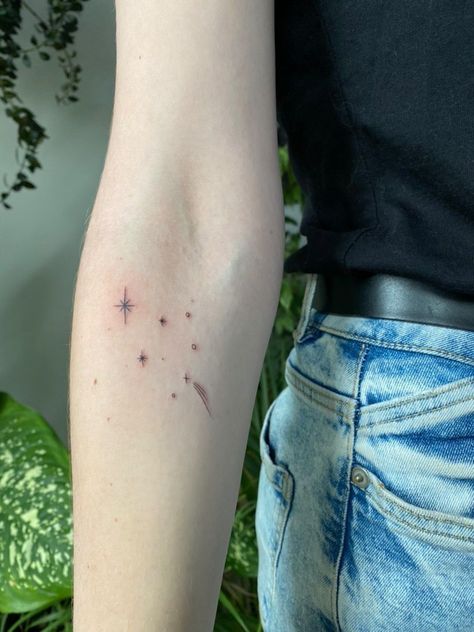 Stars Around Words Tattoo, Stars Wrap Around Tattoo, Star And Sky Tattoo, Stars Tattoo Thigh, Star Theme Tattoo, Magic Stars Tattoo, Group Of Stars Tattoo, Nightsky Tattoo Ideas, Star Around Scar Tattoo