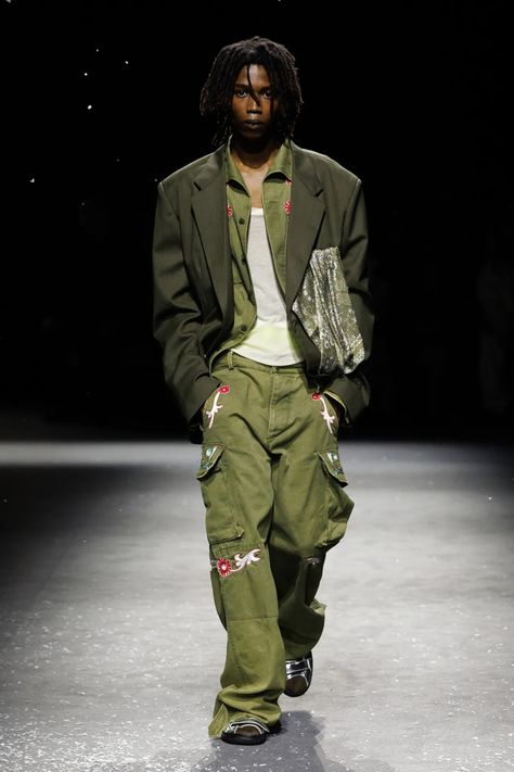 Bluemarble Spring 2025 Men’s Runway, Fashion Show & Collection Review [PHOTOS] Concert Outfit Men, Men Fashion Week, The Butterfly Effect, Paris Fashion Week Men, High Fashion Men, Runway Fashion Couture, Red Carpet Outfits, Men Fashion Show, Show Collection