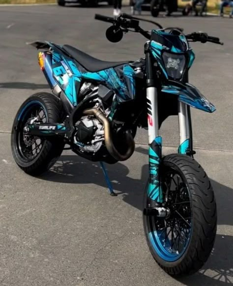 Supermoto 125, Blue Dirt Bike, Custom Dirt Bike, Yamaha Dirt Bikes, Tmax Yamaha, Dirt Bike Gear, Moto 50cc, Motocross Love, Cool Dirt Bikes