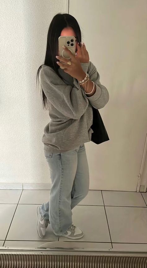 Dunk Outfit, 00s Mode, Dunks Outfit, Looks Pinterest, Outfit Zara, Mode Zara, Latina Fashion Outfits, Casual Outfit Inspiration, Populaire Outfits