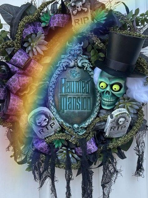 Haunted Mansion Wreath, Hat Box Ghost, Hat Box, Haunted Mansion, A Rainbow, My Images, Mansion, Halloween Wreath, Ghost