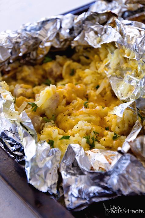 Egg Bake Breakfast Foil Packet ~ Love Breakfast Casseroles As Much As I Do? Now You Can Make Them Over The Campfire or on the Grill! Enjoy Your Favorite Breakfast on the Grill or Campfire! ~ http://www.julieseatsandtreats.com Egg Bake Breakfast, Breakfast Egg Bake, Bake Breakfast, Camping Food Make Ahead, Grill Dessert, Foil Pack Dinners, Foil Packet Dinners, Foil Pack Meals, Foil Dinners