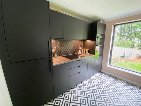 Anthracite Kitchen Cabinets, Ikea Anthracite Kitchen, Ikea Kungsbacka Kitchen, Anthracite Kitchen Ideas, Anthracite Kitchen, Kitchen Tools Design, Kitchen Doors, Black Kitchens, Kitchen Layout