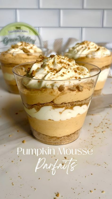 Pumpkin Pudding Cups, Pumpkin Dessert Cups, Thanksgiving Desserts In A Cup, Pumpkin Parfait Desserts, Thanksgiving Pudding Cups, Pumpkin Parfait Healthy, Pumpkin Parfait Recipes, Mini Desserts For Parties In Cups, Pumpkin Parfaits