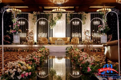 Indian Outdoor Wedding Decor, Ambience Decor, Bangladeshi Wedding, Indian Wedding Decorations Receptions, Reception Stage, Reception Stage Decor, Mehendi Decor Ideas, Simple Stage Decorations, Corporate Events Decoration