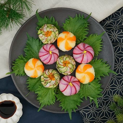 Temari Sushi | Tastemade Temari Sushi, Vegetable Slice, Sashimi Sushi, Sushi At Home, Easy Weekday Meals, Salmon Sushi, Weekday Meals, Asian Inspired Recipes, Sushi Rice