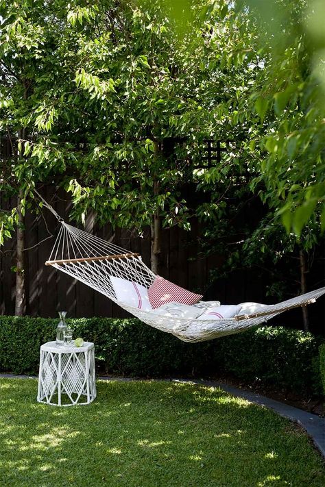 Garden Hammock Ideas, Tree Hammock Ideas, Hammock Gazebo, Hammock In Garden, Outdoor Hammock Ideas, Hammock Garden, Hammock Between Trees, Hammock In Corner Of Yard, Eno Hammock Ideas Backyards