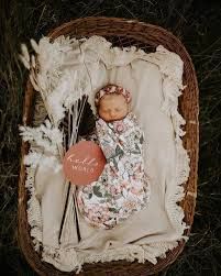 Swaddles For Newborn Pictures, Summer Newborn Announcement, Snuggle Me Photoshoot, Western Boho Newborn Photos, Newborn Pics Outside, Just Born Baby Photoshoot, Modern Newborn Photos, August Newborn Pictures, Newborn Outside Photoshoot