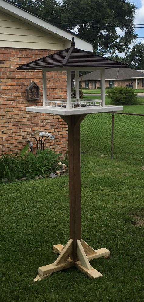 Big Bird House, Big Bird Feeders Diy, Bird Feeder Platform, Platform Feeder Diy, Platform Bird Feeder Diy, Big Bird Feeder, Large Bird Feeder, Bird Feeding Table, Circle Garden