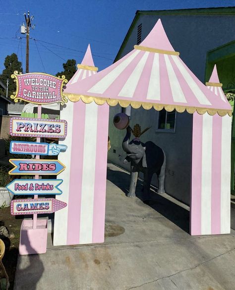 Carnival Birthday Entrance, Diy Carousel Decorations, 1st Carnival Birthday Party, Tulle Ceiling Draping Bedroom, Welcome Two The Carnival Girl, First Birthday Carnival Theme, Carousel Theme Birthday Party, Pastel Carnival Theme Party, Pink Carnival Birthday Party