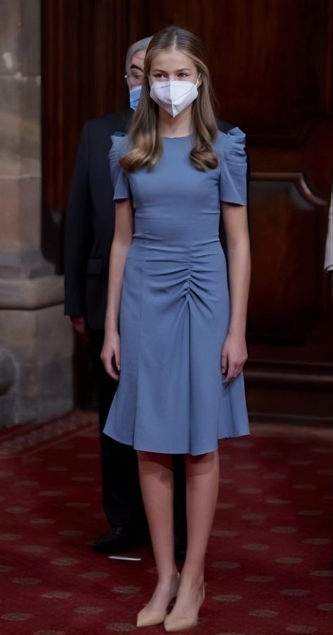 Princess Leonor Of Spain Style, Princess Leonor Outfits, Royal Fashion Princesses, Leonor Princess, Princess Inspired Outfits, Girly Style Outfits, Elegant Fashion Wear, Princess Leonor, Estilo Real