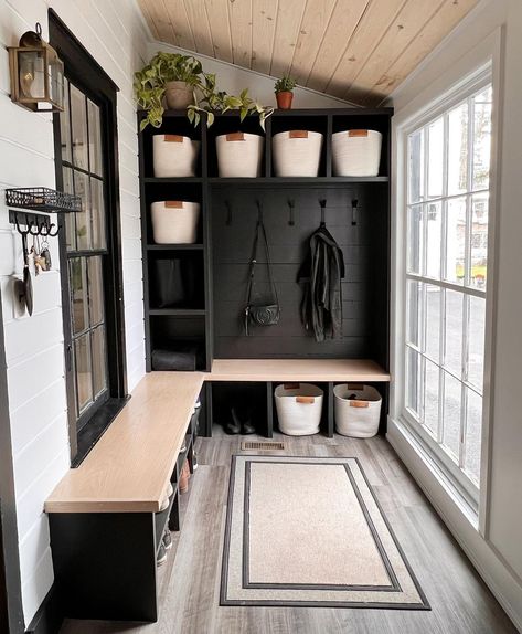 rustic laundry room ideas Home Decor - farmhouse laundry room ideas - small laundry room design If you're looking for rustic laundry room ideas, you've come to the right place. Whether your laundry room is in the basement or on the main floor, you can create a cozy and stylish space with some farmhouse flair. In this post, you'll find some inspiring examples of rustic laundry rooms that feature wood elements, vintage accessories, farmhouse sinks, and blue color schemes. Rustic Laundry Room Ideas, Small Laundry Room Design, Rustic Laundry Room, Mudroom Addition, Farmhouse Laundry Room Ideas, Rustic Laundry, Mudroom Remodel, Rustic Laundry Rooms, Mud Room Entry