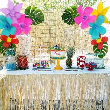 decoracion de cumpleaños hawaiano sencilla Hawaii Themed Party, Stitch Party, Birthday Party Desserts, Luau Birthday Party, Hawaiian Luau Party, Hawaiian Birthday Party, Moana Birthday Party, Hawaiian Birthday, Fiesta Tropical