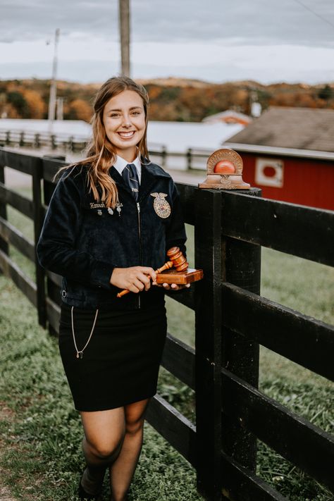 Senior Ffa Pictures, Ffa Picture Ideas, Ffa Official Dress, Ffa Senior Picture Ideas, Senior Picture Ideas Ffa Jacket, Senior Pictures With Ffa Jacket, Livestock Pictures Senior Pics, Ffa Photoshoot, Ffa Jacket Senior Pictures