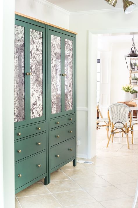 How to turn an IKEA Hemnes cabinet in a pantry and give it a custom high-end look with antique mirror window film. Hemnes Pantry, Vitrine Ikea, Ikea Hemnes Cabinet, Ikea Pantry, Armoire Ikea, Mirror Window Film, Hacks Ikea, Diy Pantry, Ikea Hemnes