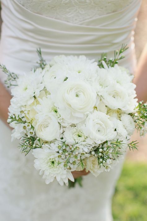 Chrysanthemum Bridal Bouquet, Chrysanthemum Wedding Bouquet, Ranunculus Wedding Bouquet, Chrysanthemum Wedding, Chrysanthemum Bouquet, Ranunculus Wedding, White Bouquets, Bouquet Images, White Chrysanthemum