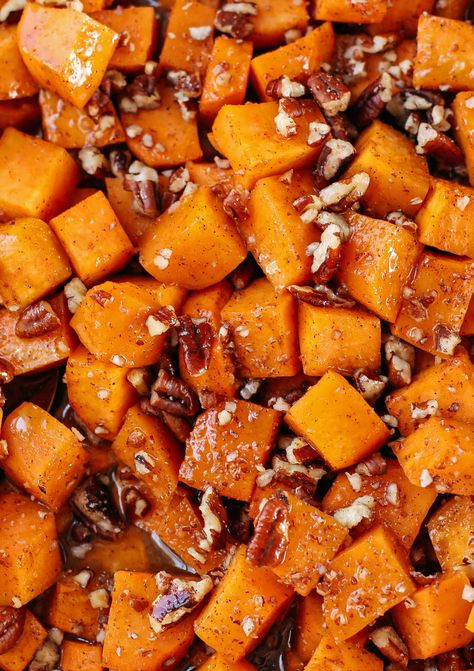 Bourbon Maple Pecan Sweet Potatoes - Eat Yourself Skinny Pecan Sweet Potatoes, Maple Pecan Sweet Potatoes, Maple Glazed Sweet Potatoes, Bourbon Sweet Potatoes, Maple Sweet Potatoes, Glazed Sweet Potatoes, Sweet Potato Pecan, Cinnamon Glaze, Candied Sweet Potatoes