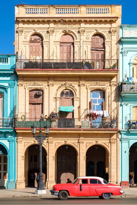 Cuba House, Havana Architecture, Cuba Architecture, Havanna Cuba, Cuban Architecture, Last Minute Vacation Deals, Old Havana Cuba, Classic Background, Cuba Pictures