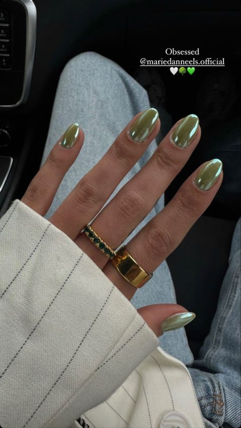 Unghie Sfumate, Smink Inspiration, Green Nail, Minimal Nails, Minimalist Nails, Funky Nails, Pretty Acrylic Nails, Chic Nails, Short Acrylic Nails