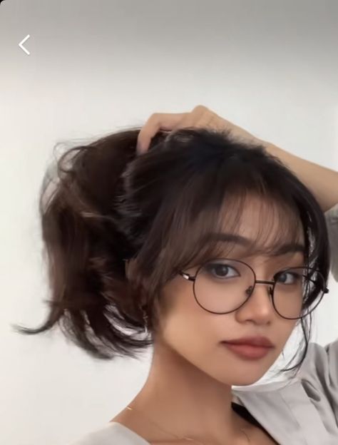 Curtain Bangs With Specs, Hairstyles For Round Glasses, Cute Bangs Round Face, Haircut Ideas With Wispy Bangs, Long Hair With Wispy Bangs Round Face, Slight Bangstyle Hair, Bangs For People With Glasses, Side Swept Bangs With Glasses, Bangs With Medium Hair Glasses