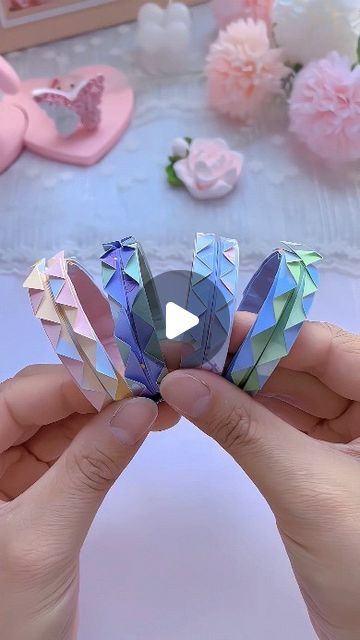 Things To Do With Paper, Paper Bracelet, Origami Tutorial, April 11, The Kids, Origami, Christmas Crafts, Paper Crafts, Things To Do