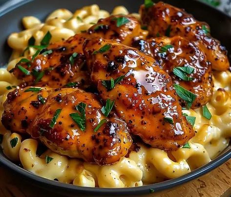 Chicken Macaroni Recipe, Honey Pepper Chicken, Complete Meals, Sweet And Spicy Chicken, Creamy Macaroni And Cheese, Spicy Chicken Recipes, Recipes Authentic, Spicy Honey, Pepper Chicken