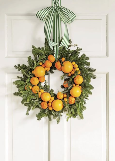 Bright Front Door Natural Holiday Decor, Fresh Garlands, Green Centerpieces, Front Door Christmas Decorations, Holiday Greenery, Evergreen Wreath, Christmas Greenery, Christmas Mantels, Christmas Table Settings