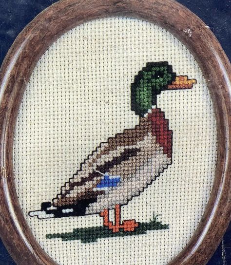 Cross Stitch Patterns Free Easy, Country Cross Stitch, Cross Stitch Cow, Duck Crafts, Nursery Cross Stitch, Vintage Cross Stitch Pattern, Crochet Chicken, Xmas Cross Stitch, Framed Cross Stitch