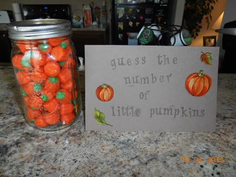 5 Tips When Throwing a Festive Fall Baby Shower - Baby Aspen Blog Fall Baby Shower Ideas, Pumpkin Theme Baby Shower, Lil Pumpkin Baby Shower, October Baby Showers, Halloween Baby Shower Theme, October Baby, Shower Bebe, Baby Shower Pumpkin, Halloween Baby