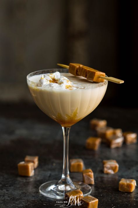 Rumchata Cocktails, Rumchata Drinks, Caramel Cocktail, Caramel Martini, Rumchata Recipes, Blueberry Oatmeal Bake, Baileys Recipes, Caramel Vodka, Cocktail Martini