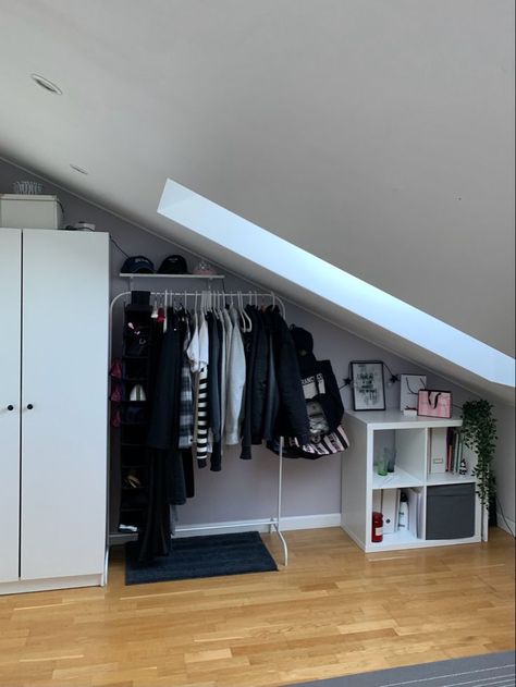 Attic Bedroom Aesthetic, Slanted Ceiling Bedroom Ideas, Attic Bedroom Ideas Angled Ceilings, Small Loft Bedroom, Slanted Ceiling Bedroom, Attic Bedroom Storage, Music Bedroom, Slanted Walls, Girls Bedroom Makeover