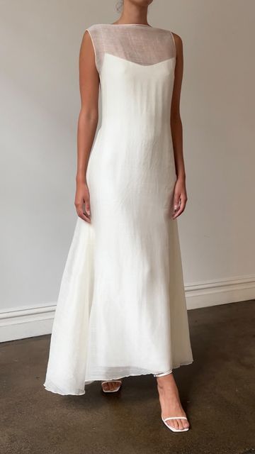 Sphere Bridal Gallery on Instagram: "MEET ROBIN | Soft and understated, the dreamy new silhouette by @lola.varma now landed in our Sydney gallery. Perfect for the minimal bride. Available in our Sydney gallery, to try on and explore our full Lola Varma collection book an appointment via the link in our bio." Bridal Short Reception Dress, Reformation Bridal Dress, Drop Dress Outfit, Sydney Wedding Dress, Kyra Wedding Dress, Lola Varma Wedding Dress, White Dress Bridal Party, Wedding Shift Dress, Mcm Wedding Dresses