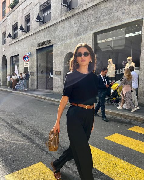 Life lately (MFW edition) 💛 | Instagram Office Attire Women Professional Outfits, Brown Belt Outfit, Women Professional Outfits, Women Work Attire, Women Office Attire, Elegant Work Outfits, Bar Outfits, Work Outfits Women Summer, Professional Outfits Women