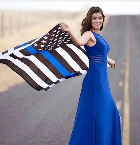 Flag Photoshoot, Police Graduation, Fallen Officer, Line Photo, Grad Photoshoot, Graduation Photoshoot, Grad Pics, Cap And Gown, Grad Photos