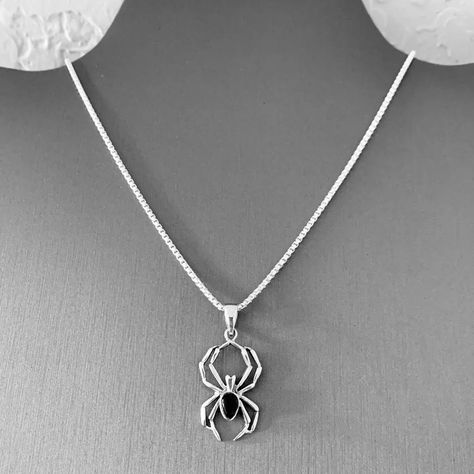 Silver Spider Necklace, Spider Man Necklace, Spiderman Necklace, Spider Animal, Bug Necklace, Spider Pendant, Spider Necklace, Fnaf Oc, Necklace For Girls