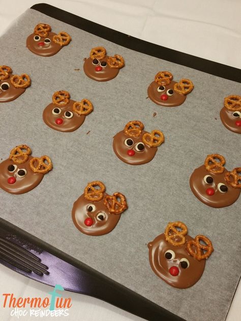 Cute Christmas Food Ideas For Kids, Christmas Treats Ideas For Kids, Christmas Cooking Ideas For Kids, Christmas Candy Ideas Gifts, Christmas Baking With Kids, Reindeer Bark, Food Christmas Gifts, Christmas Cooking Gifts, Christmas Chocolate Gifts