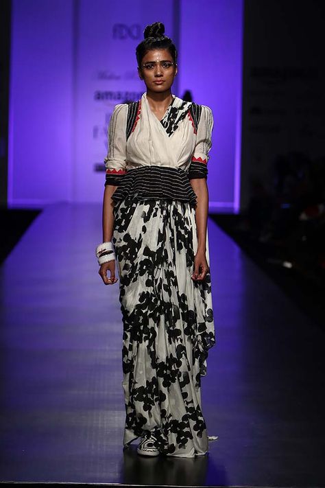 Malini Ramani Collection at AIFW Spring Summer 2017 Odd Things, India Fashion Week, Draping Fashion, Amazon India, Floral Print Skirt, India Fashion, Spring Summer 2017, Fashion Week Spring, Couture Fashion