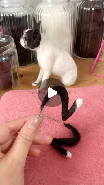 11K views · 1K likes | Yuka Penny Felting on Instagram: "This Boston Terrier sculpture is coming along nicely! Here’s one of the methods I use to make the hind legs for a sitting position.  #needlefelting  #needlefelteddog #custompet #petcommissions  #bostonterrier  #bostonterrierlove #羊毛フェルト犬" Boston Terrior, Dog Leg, Needle Felted Dog, Boston Terrier Love, Sitting Position, Boston Terriers, March 4, Pet Memorial, Needle Felting